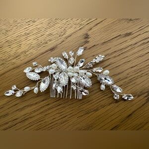 Elegant Silver Hair Comb with Crystal Accents